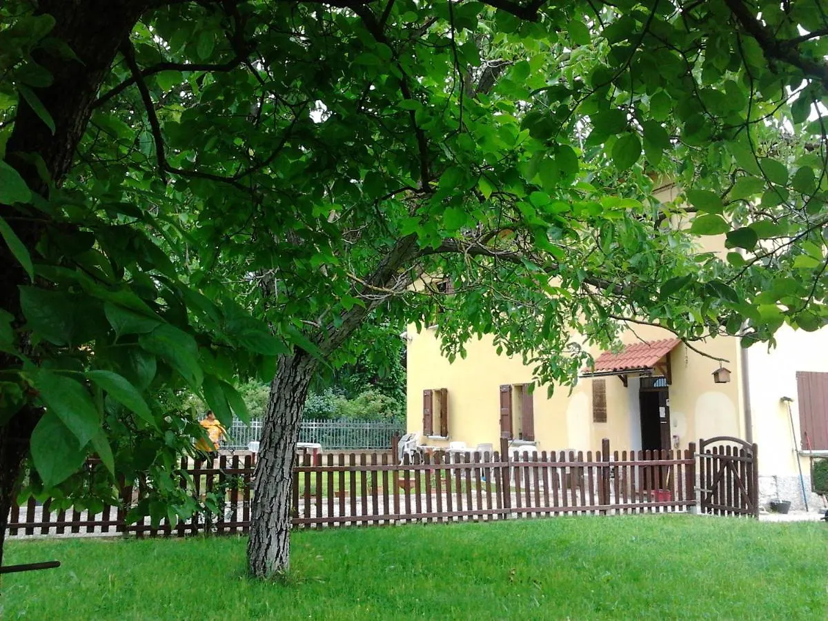 A Casa Vittoria contacts